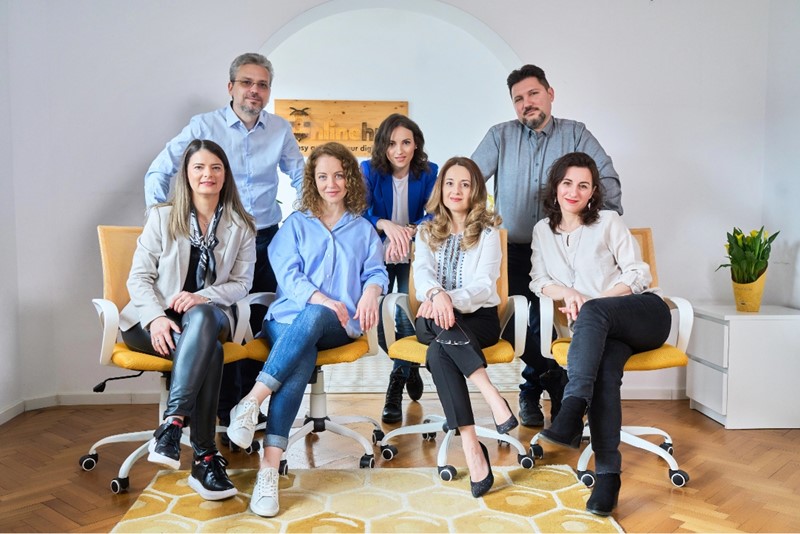 ONLINE HUB Team
