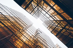 MAKONIS GmbH Projekt - Unterstützung bei DevOps-Prozessen in der Cloud und Skalierbarkeit im Versicherungssektor