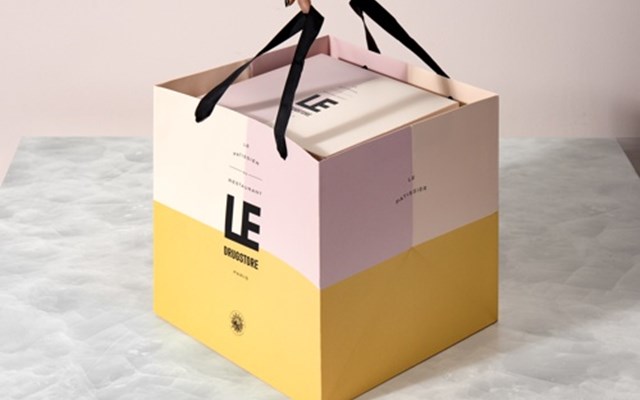 Design & Practice Projekt - Le Drugstore Paris, Le Patissier
