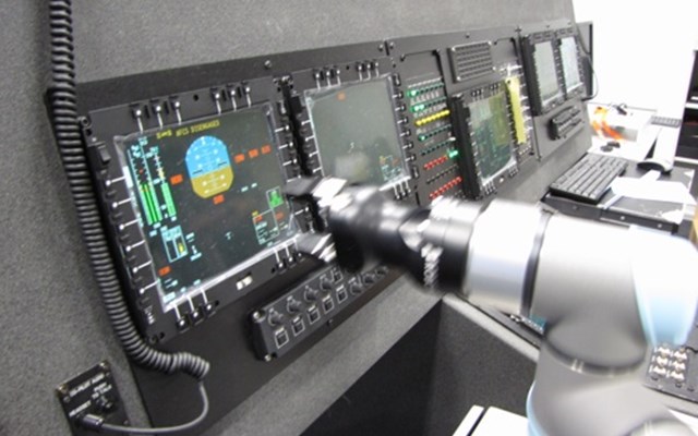 WIANCO OTT Robotics GmbH Projekt - End-to-End-Cockpit-Testautomatisierung für Avioniksysteme