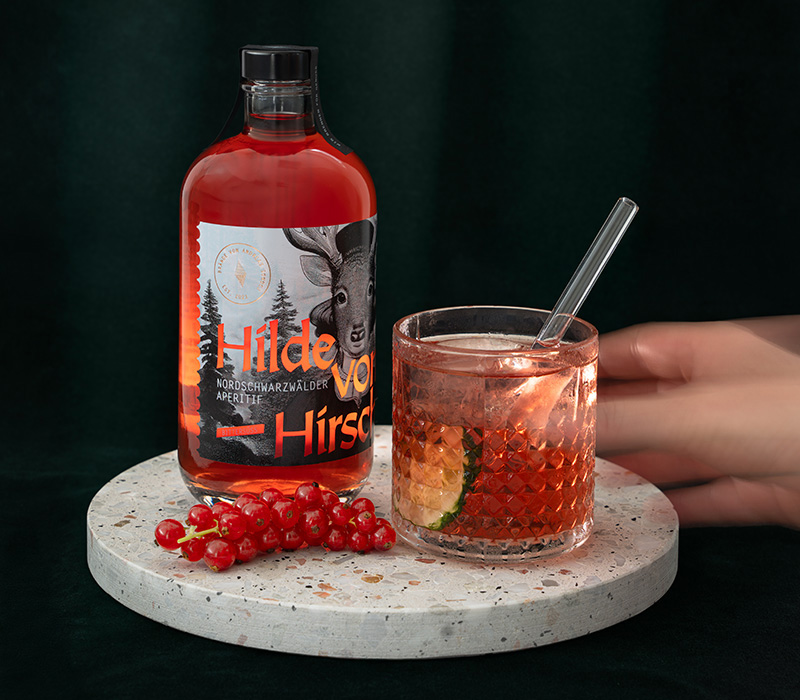 SDV STUDIOS GmbH & Co. KG Projekt - HILDE VON HIRSCH: Visuelles Branding für einen regionalen Aperitif