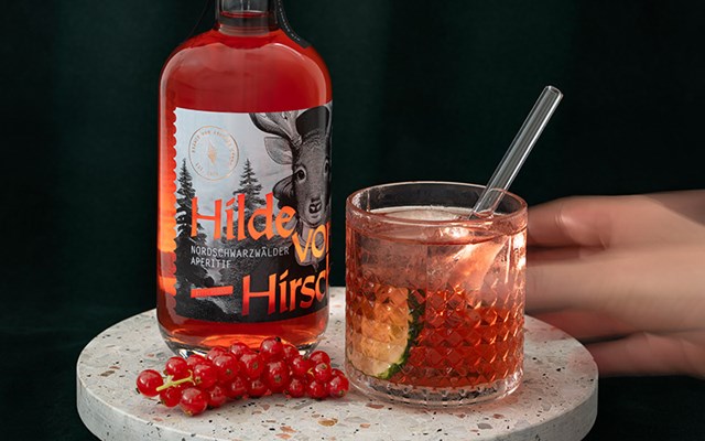 SDV STUDIOS GmbH & Co. KG Projekt - HILDE VON HIRSCH: Visuelles Branding für einen regionalen Aperitif
