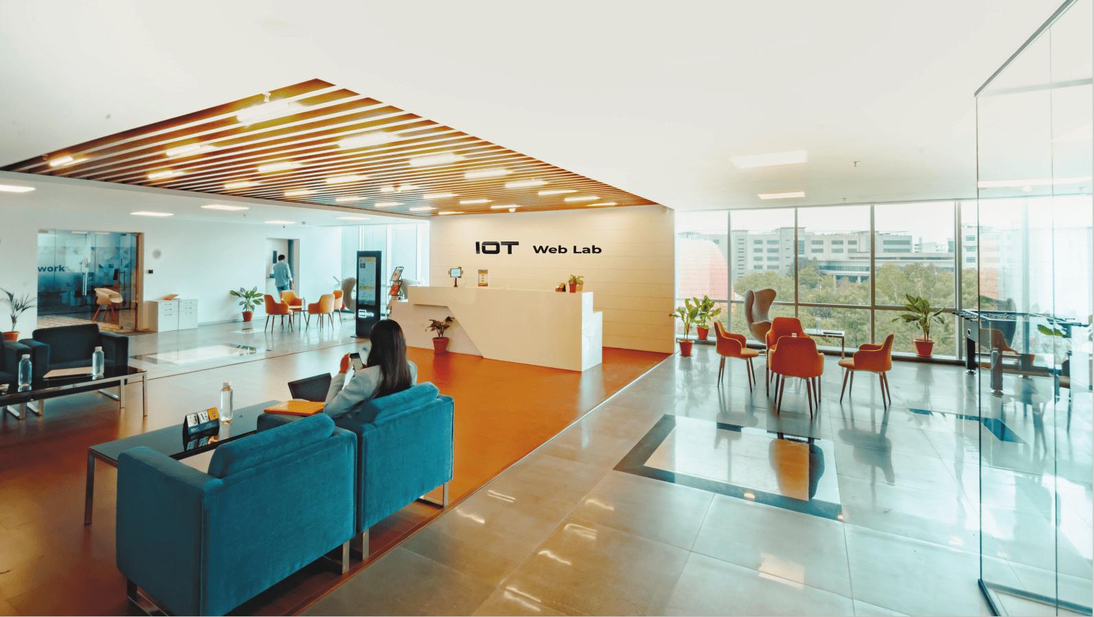 IOT WEB LAB LLC Headerbild