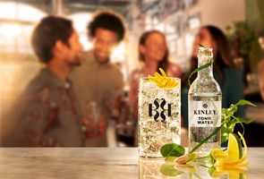 Mandarin Global Media Projekt - https://www.mandarin-media.com/work/royal-bliss-tonic-water-print-ads/