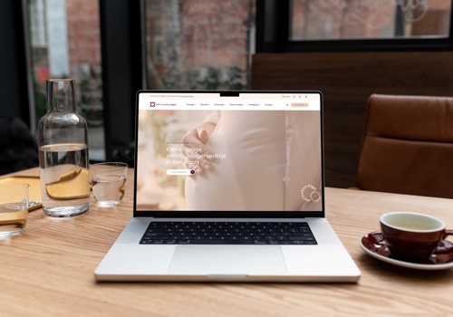 Brand Identity & Website-Design DAY Hebammen