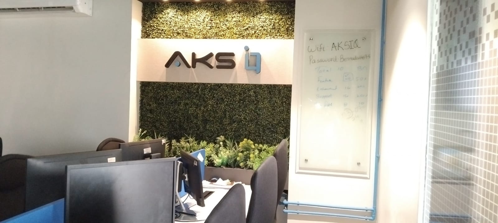 AKS iQ Headerbild